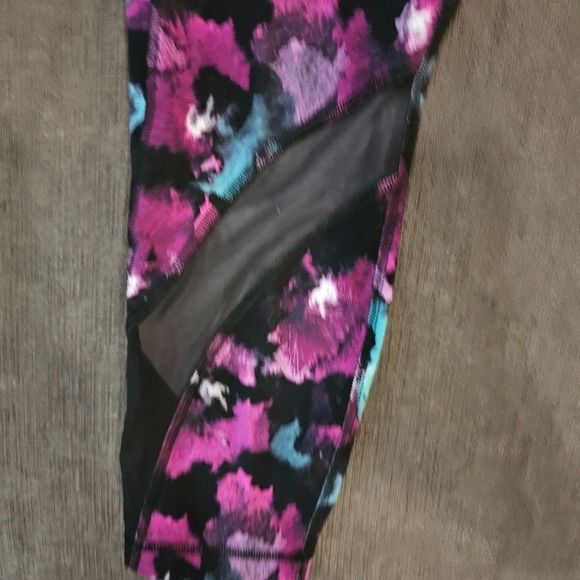 lululemon athletica Purple and Blue Patterned Leggings - Picture 4 of 7